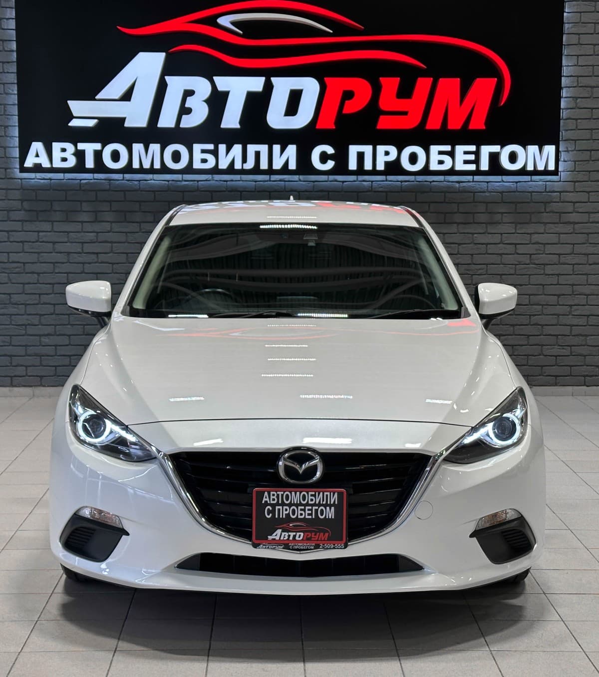 Mazda Axela - 4